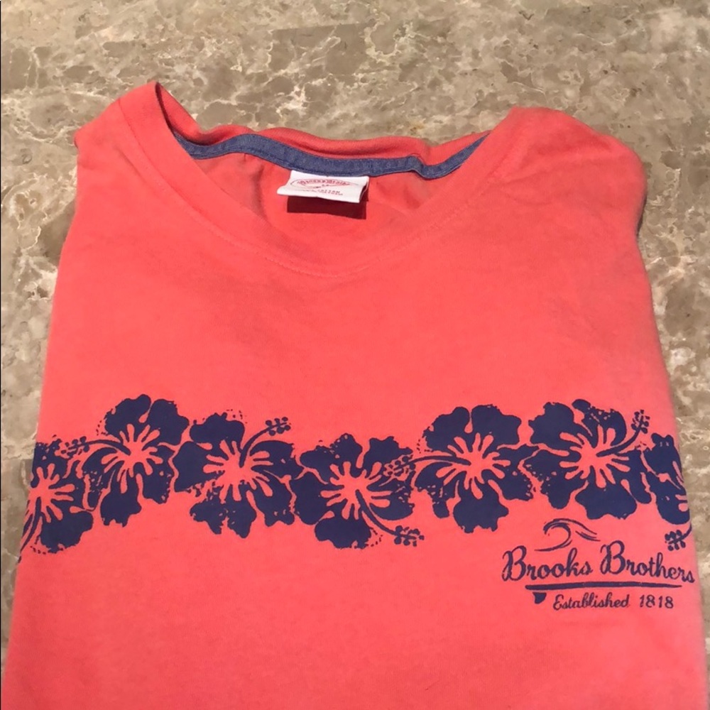 Brooks Brothers Hawaiian graphic tee